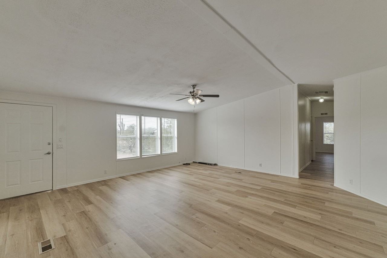 11140 W Windchime Dr - Photo 5 of 25