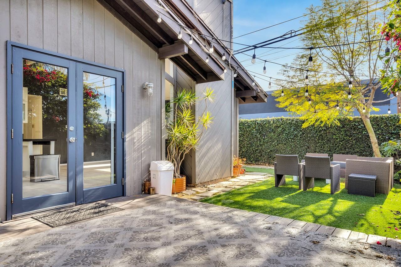 602 Victoria Ave #A - Photo 3 of 45