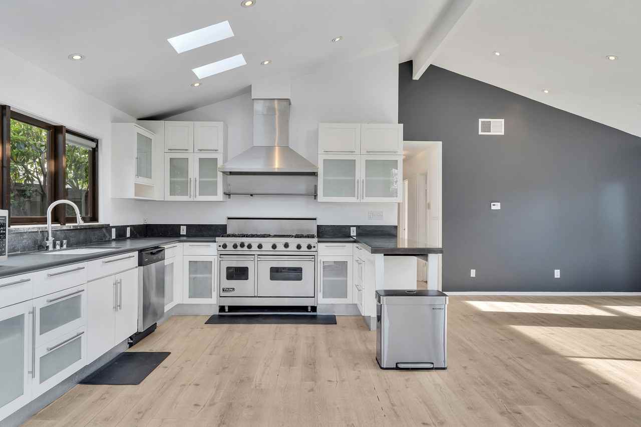 602 Victoria Ave #A - Photo 6 of 45