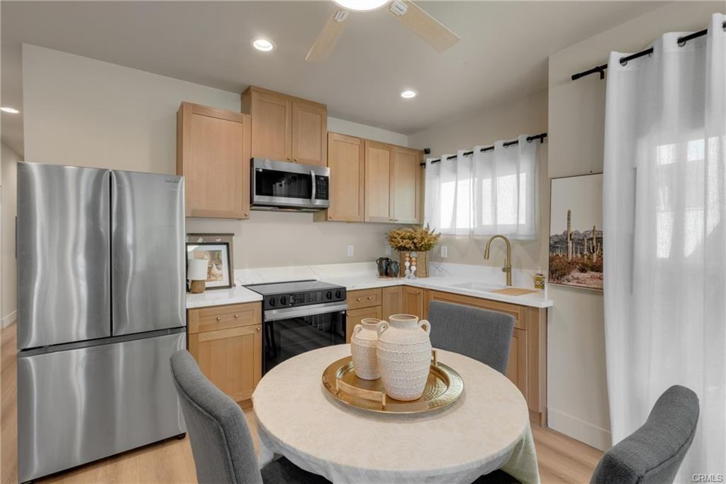 1123 E Ocean Blvd #B - Photo 6 of 31