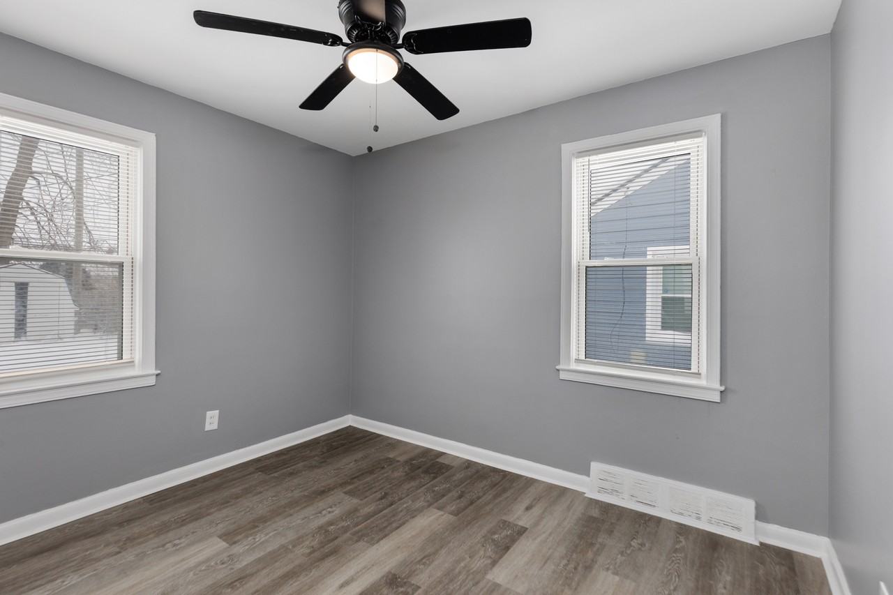 23023 Rosalind Ave - Photo 7 of 15