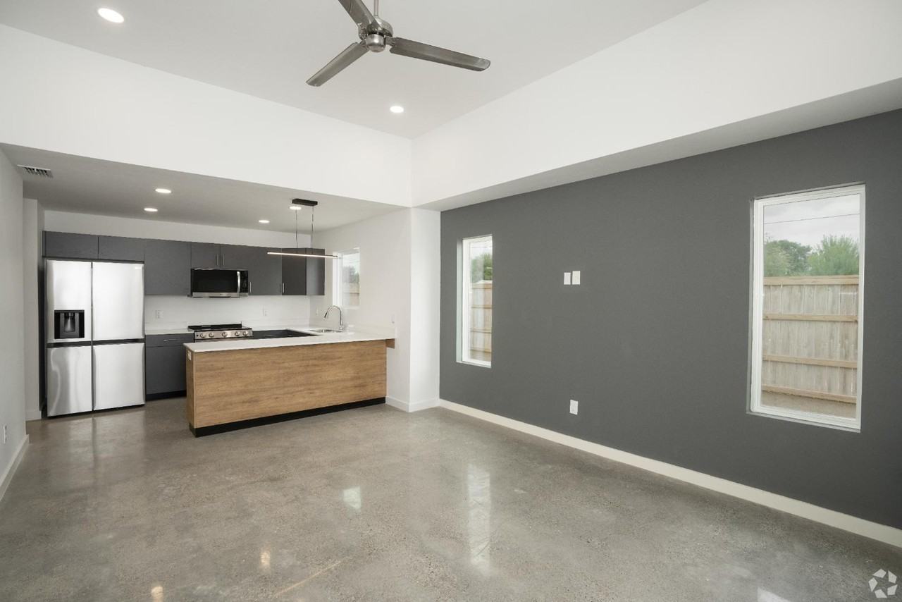 712 Onyx Dr - Photo 7 of 33