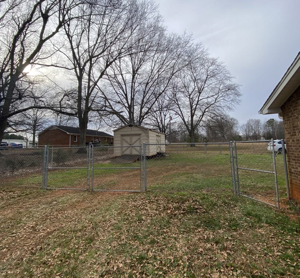 23 Palmetto Dr #A - Photo 2 of 11