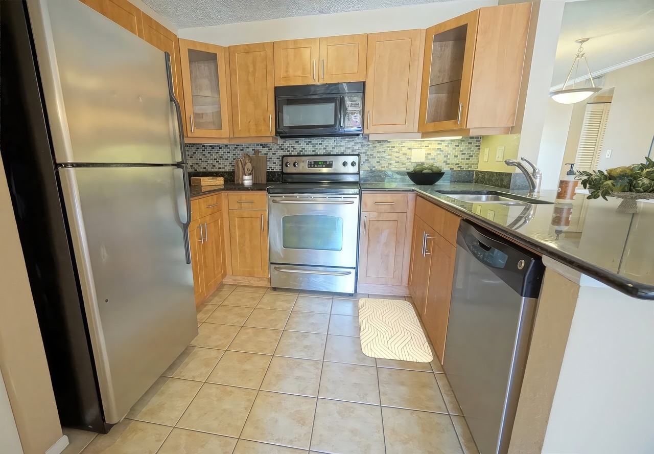 5748 Baywater Dr #4 - Photo 5 of 21