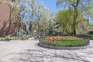 featured image of 185 W Canton St