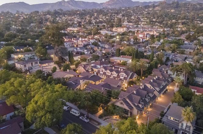 1426 Laguna St - Photo 2 of 22