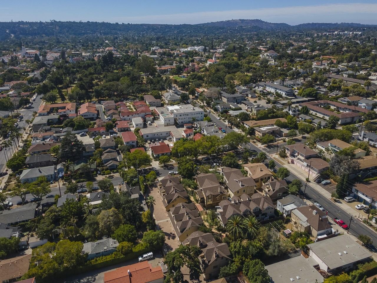 1426 Laguna St - Photo 3 of 22