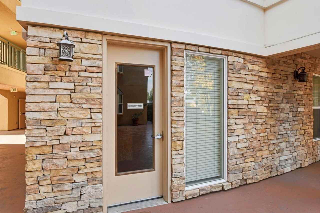 1445 Fruitdale Ave - Photo 2 of 14