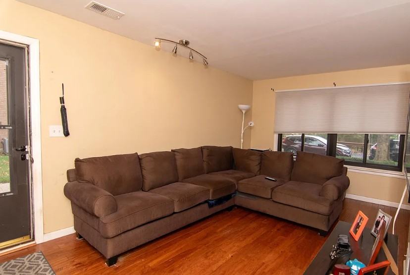 20 Meadow Pl - Photo 3 of 13