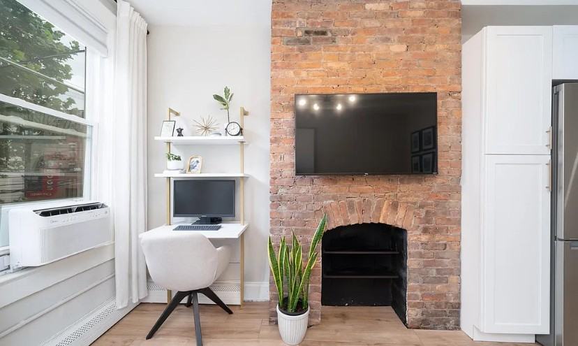 466 Monmouth St - Photo 4 of 14