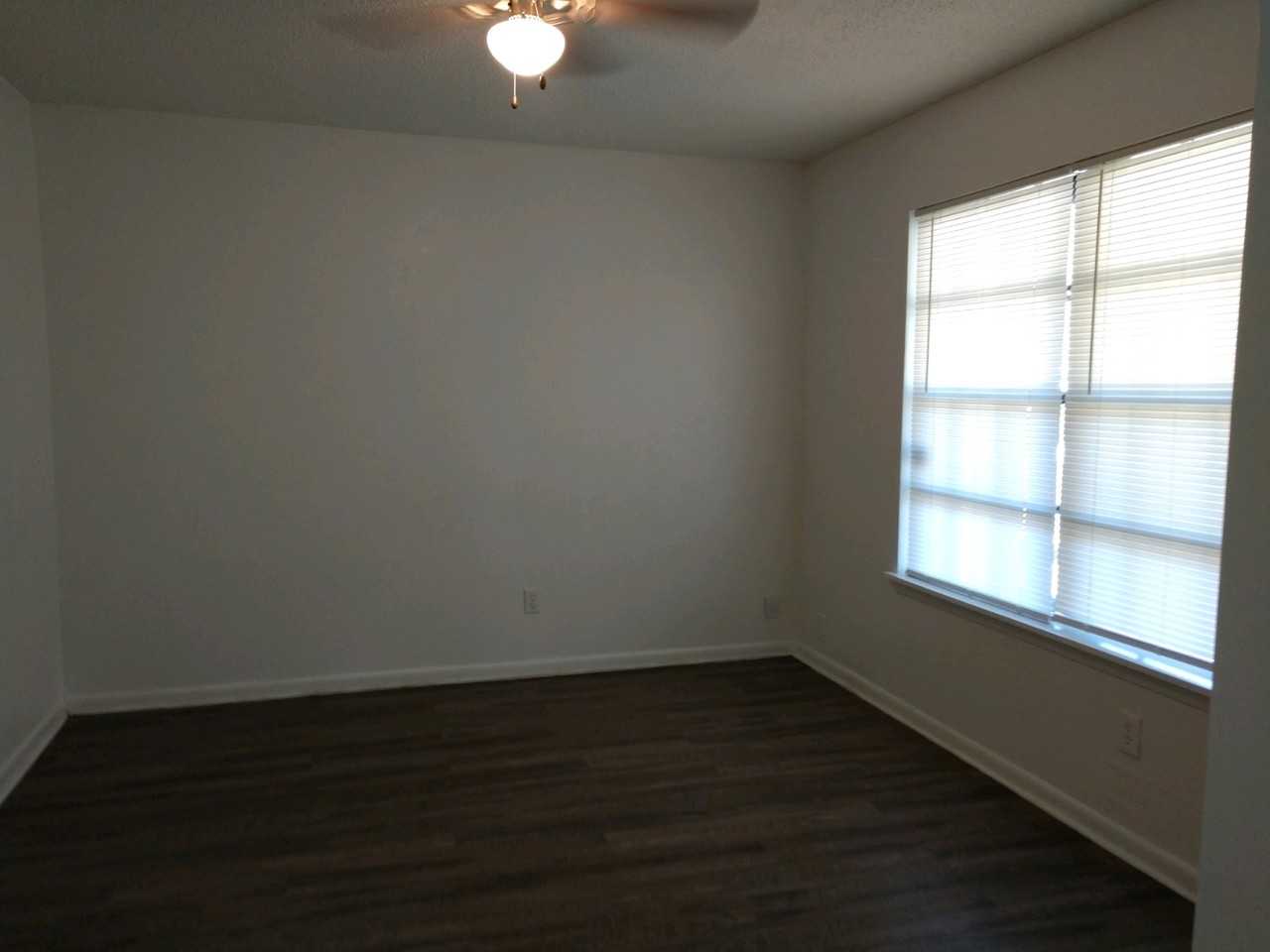 1201 Sublett Ave - Photo 4 of 10