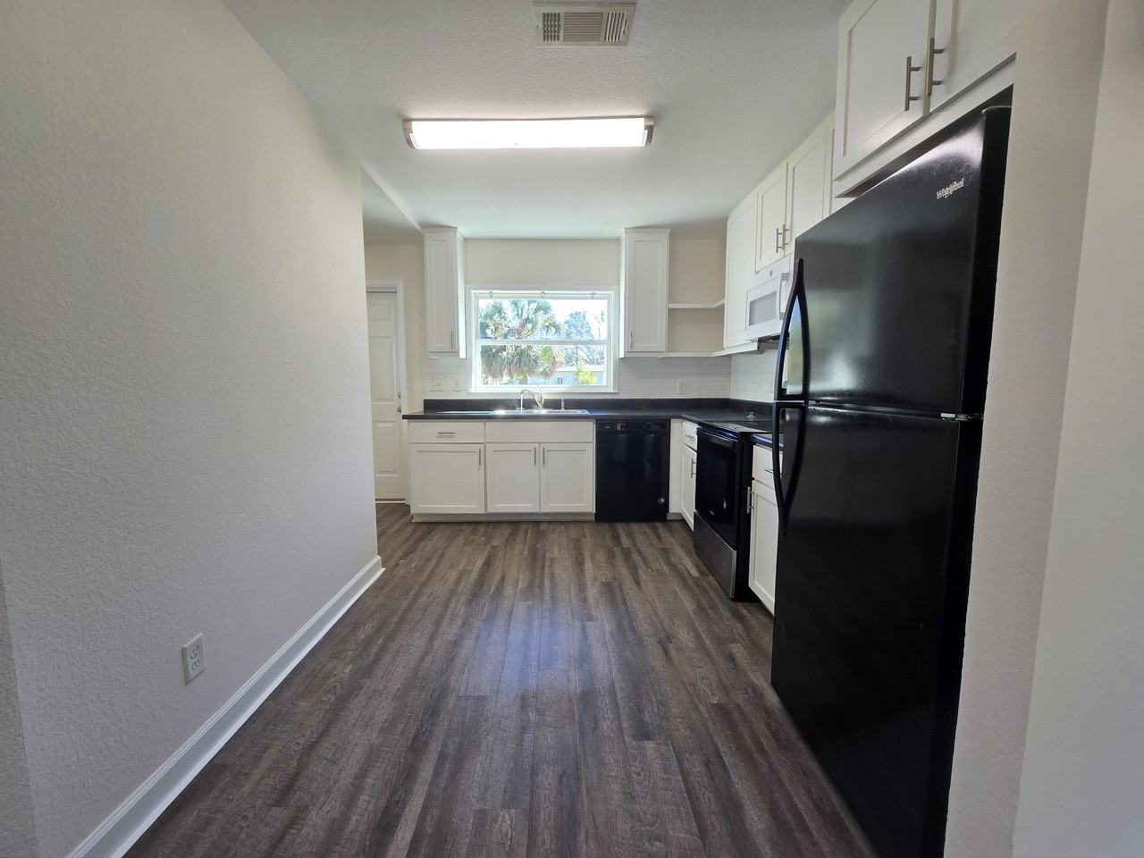 517 Chaseville St - Photo 5 of 15