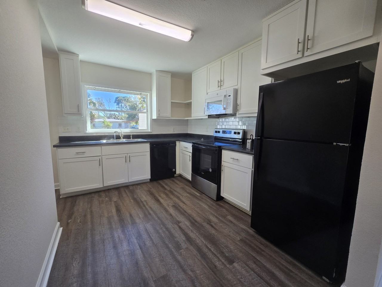 517 Chaseville St - Photo 6 of 15