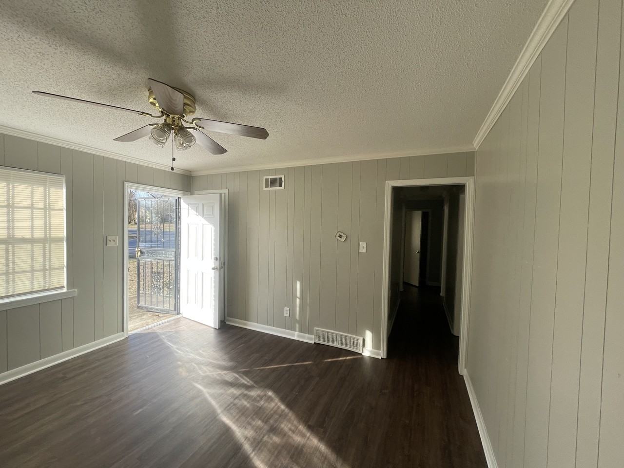 106 Loraine Rd - Photo 3 of 6