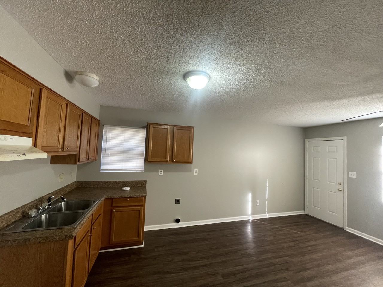 106 Loraine Rd - Photo 4 of 6