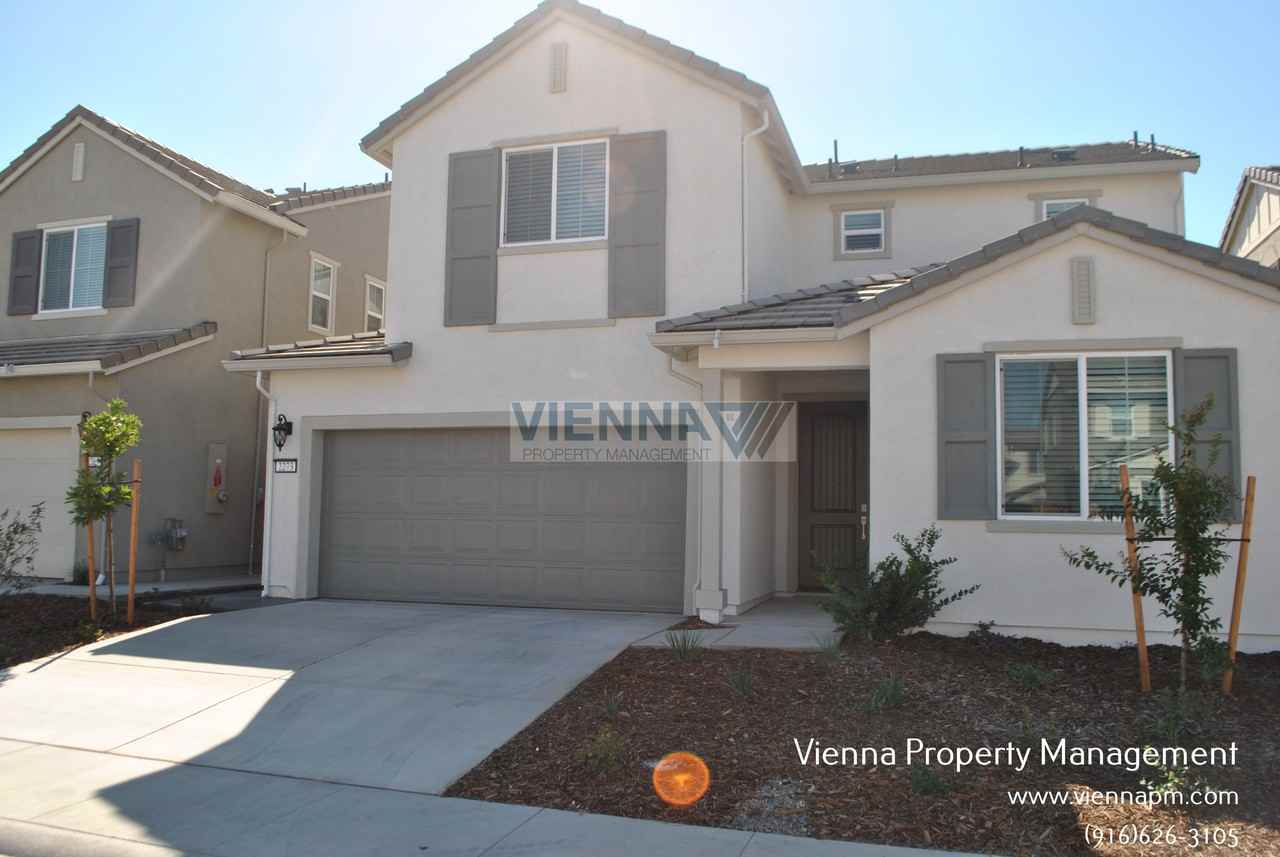 2273 Milky Way Cir - Photo 2 of 33