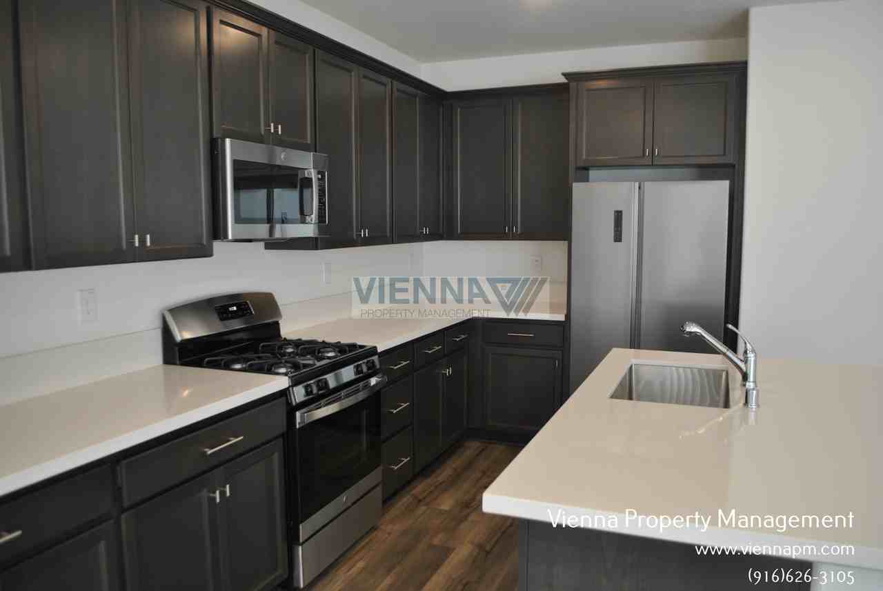 2273 Milky Way Cir - Photo 4 of 33