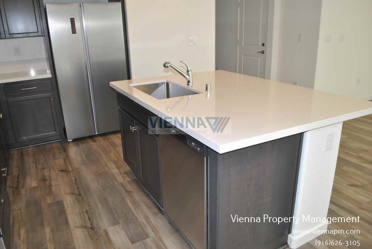 2273 Milky Way Cir - Photo 6 of 33