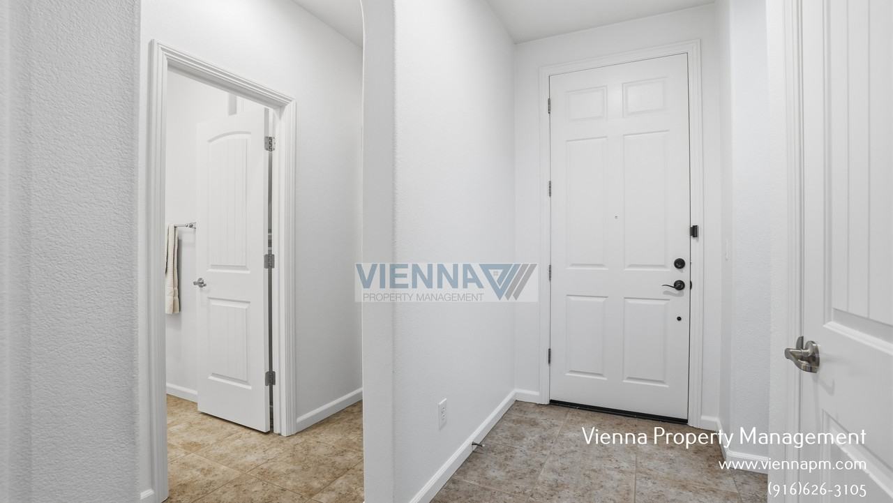 3033 Ardley Dr - Photo 6 of 37