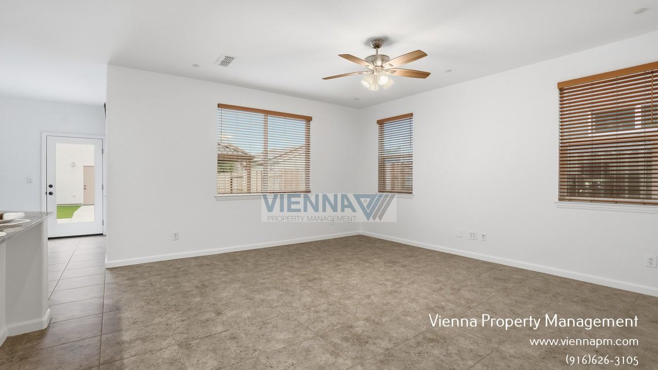 3033 Ardley Dr - Photo 7 of 37