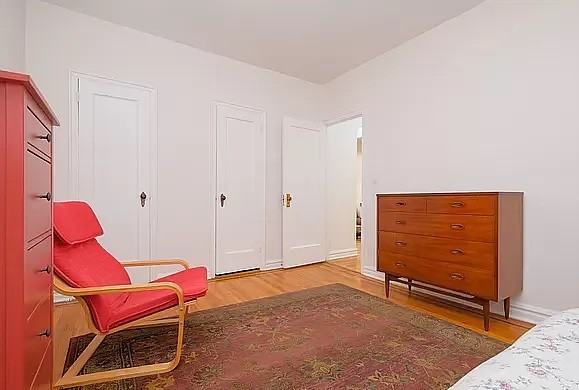 601 Pelham Pkwy N - Photo 2 of 7