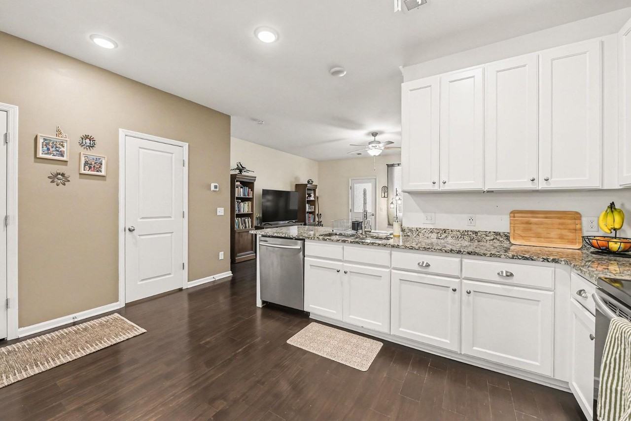 188 Woodward Rd - Photo 7 of 11