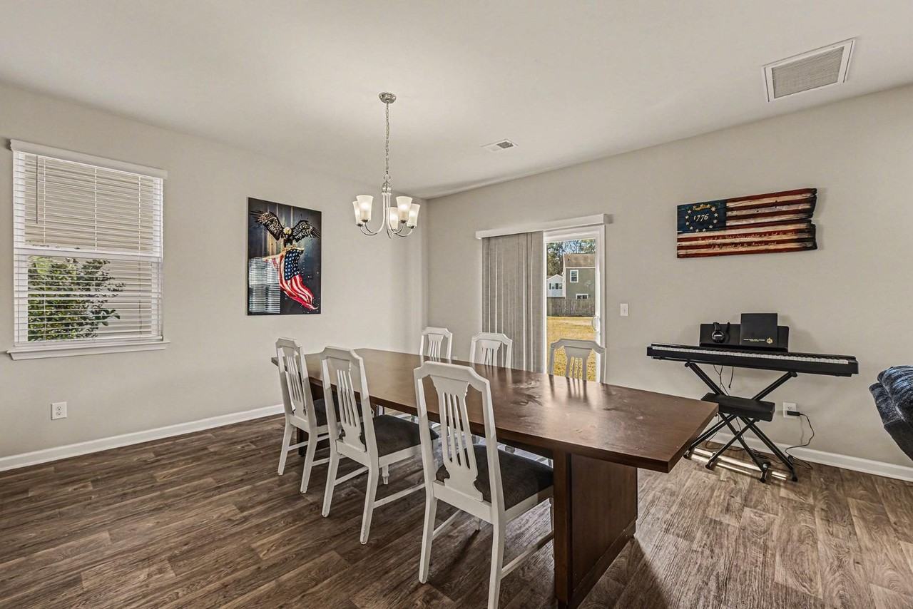 213 Rubles Ln - Photo 5 of 11