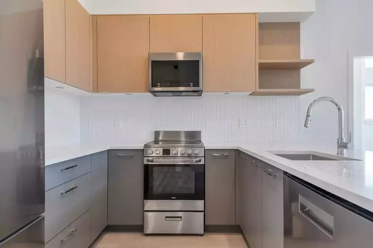 10777 138 St #D177 - Photo 2 of 23