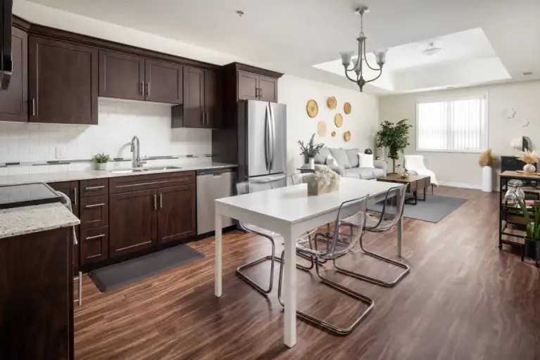 225 Sandwich St N #610 - Photo 4 of 8