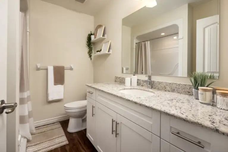 225 Sandwich St N #610 - Photo 7 of 8