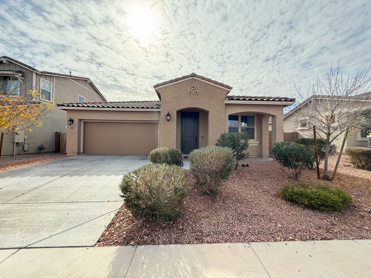 19757 W Pinchot Dr - Photo 2 of 35