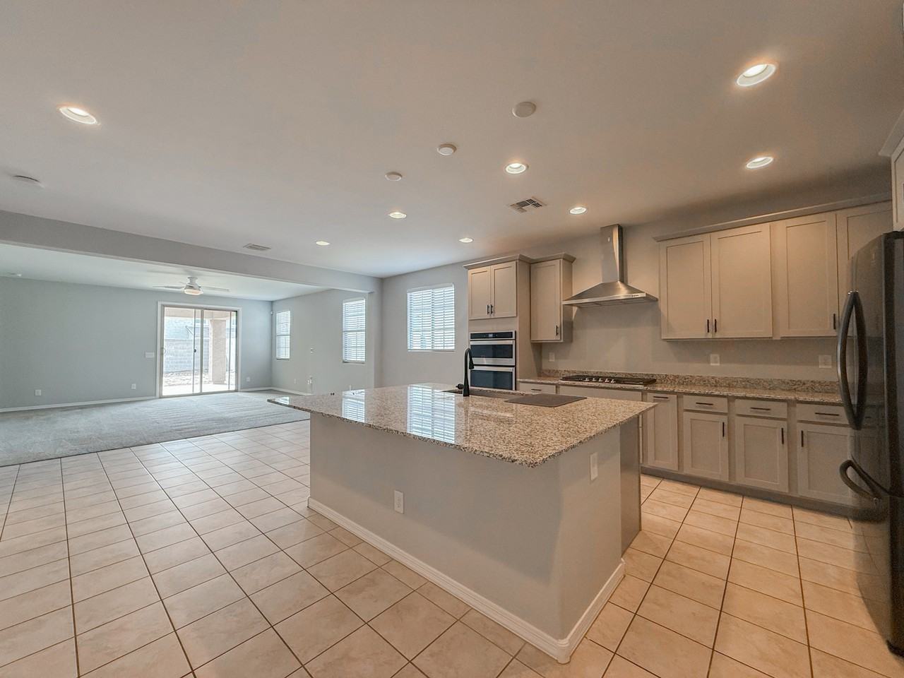 19757 W Pinchot Dr - Photo 7 of 35