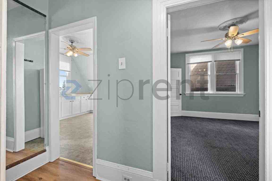 827 Georgia St #A - Photo 6 of 21