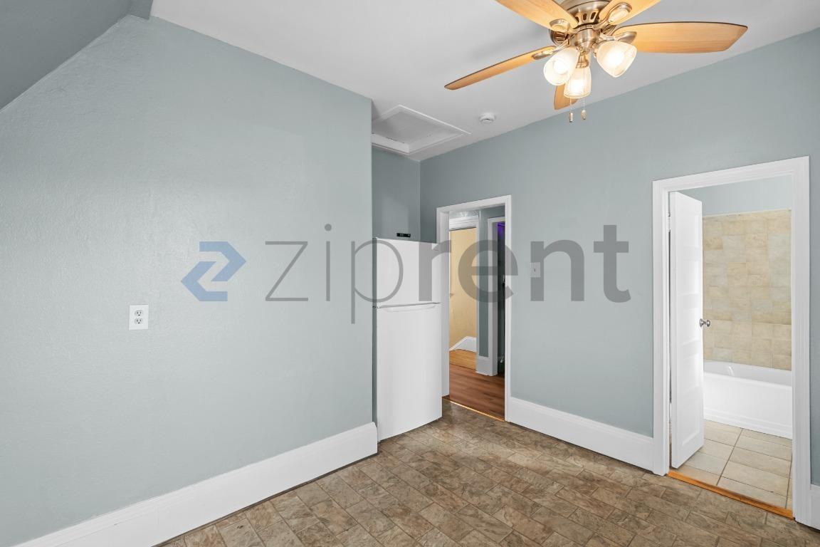 827 Georgia St #A - Photo 5 of 21