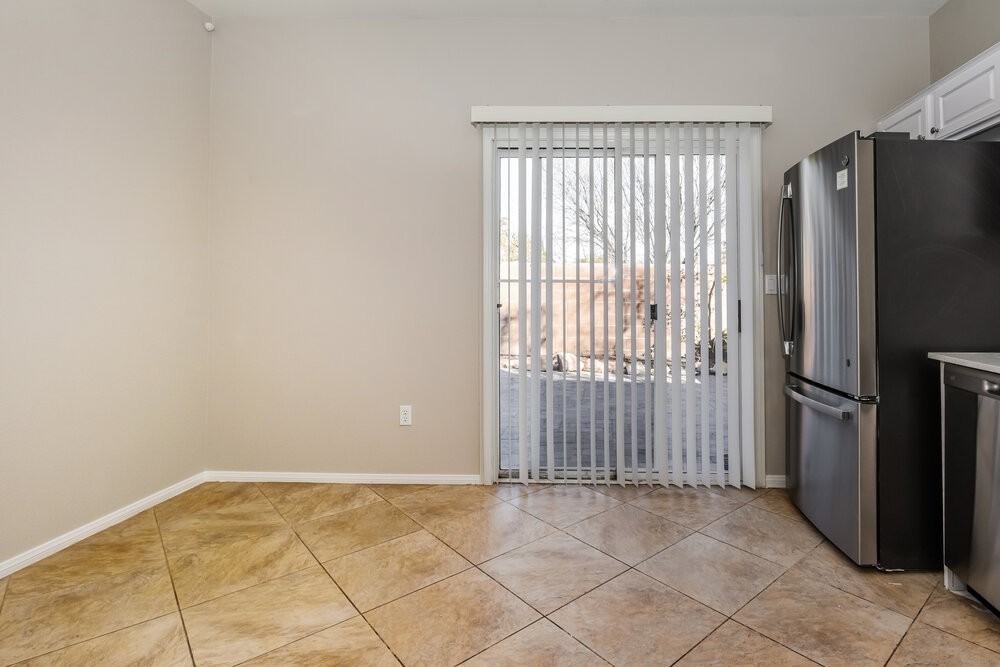 5978 Genovese Ave - Photo 7 of 17