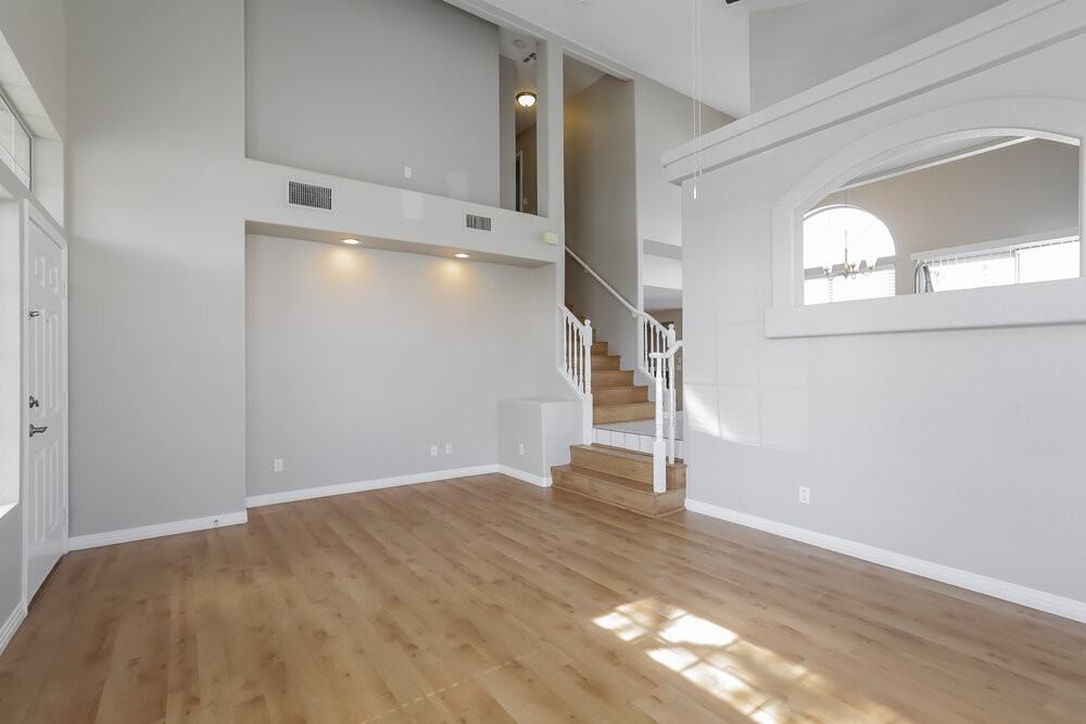 8828 Dove Cove Dr - Photo 5 of 17