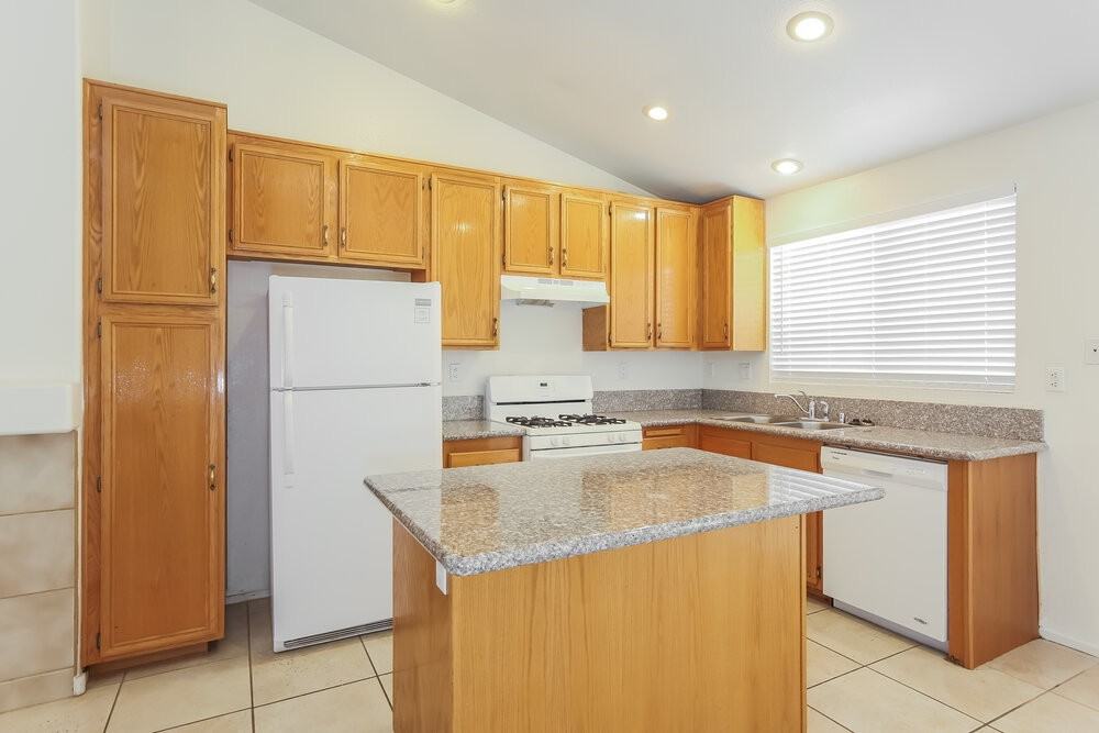 6059 Evening View St - Photo 6 of 16