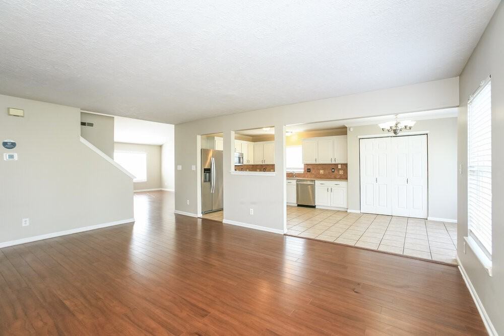 11940 Jesterwood Dr - Photo 5 of 17