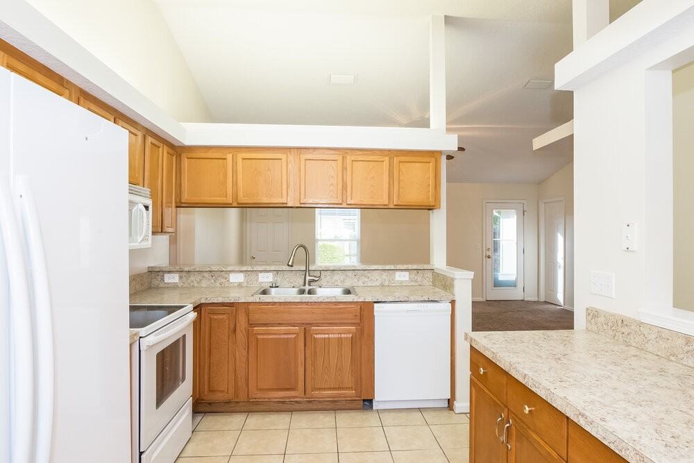 2204 Francis Lewis Ct - Photo 5 of 15