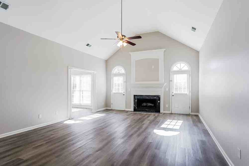 5471 Saddle Crk - Photo 3 of 16