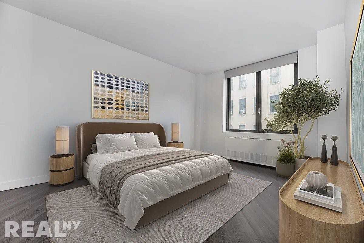 E Houston St #2L - Photo 3 of 14