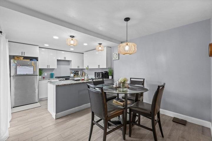 2704 27th Way - Photo 6 of 8