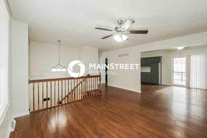 11 Ne 90th Ter - Photo 2 of 18