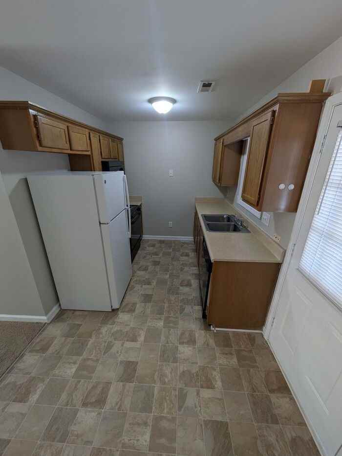 1331 14th Street Dr Ne - Photo 4 of 9