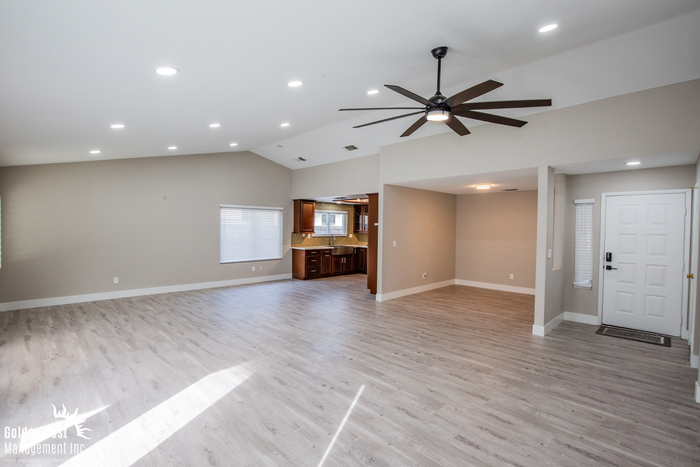 2312 Fairbourne Way - Photo 2 of 18
