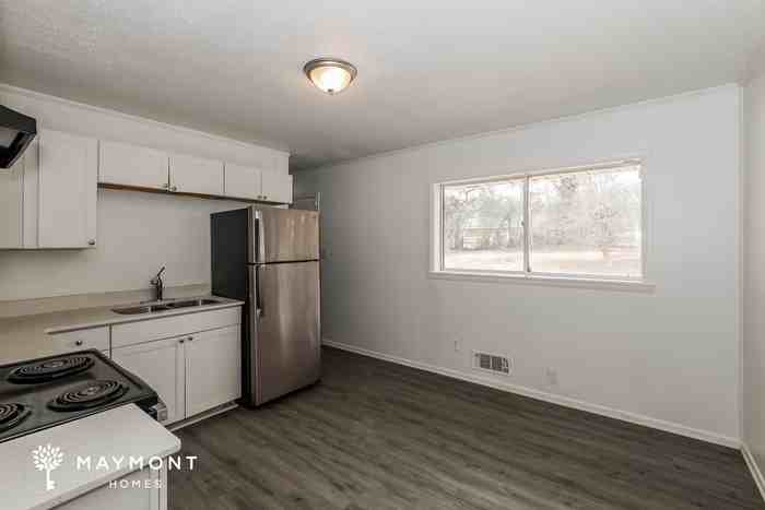 8344 Attleboro Dr - Photo 6 of 15