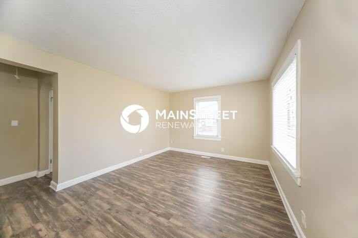 1504 Aletha Dr - Photo 2 of 15