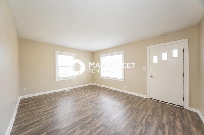 1504 Aletha Dr - Photo 4 of 15