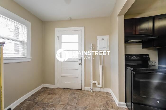 1504 Aletha Dr - Photo 5 of 15