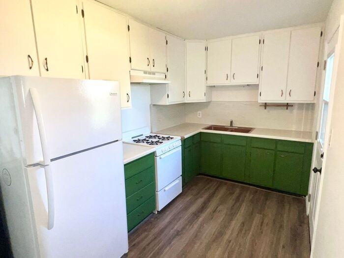 4431 Onondaga Ave - Photo 4 of 17